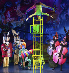 POMP, SNOW & CIRQUEumstance