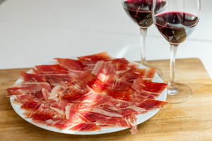 Spanish Luxury: Jamón Ibérico and Wine Pairing
