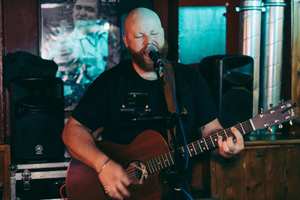 Live Music with Nic Shaw