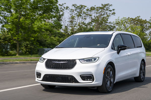 Celebrate the Chrysler Brand’s 100th Anniversary at Woodward Dream Cruise