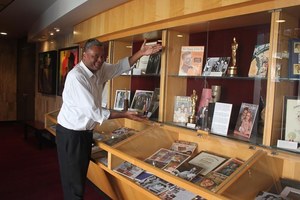 Chicago Stage Veteran Darryl Maximilian Robinson Reflects On 2017 Visit To Frank Sinatra Hall