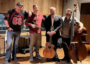 Tunes @ Noon featuring Independence 76