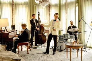 The Nightcaps Holiday Lounge