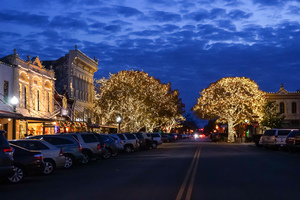 Georgetown Kicks Off Holiday Season with Annual Lighting of the Square