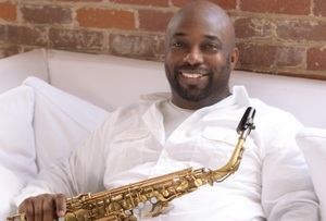 🔥 Donald Hayes: From Beyoncé to Marcus Miller—Now He’s Center Stage at ICON Jazz Lounge!