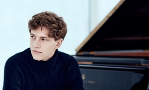 Pianist Jan Lisiecki at Spivey Hall