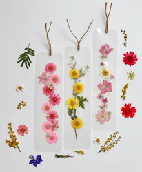 Kingsburg Library - Teen Pressed Flower Bookmark Take and Make Craft