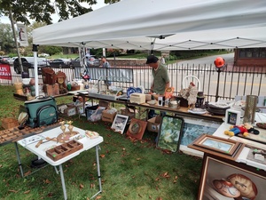 Flea Market/Craft Show/Antique Fair