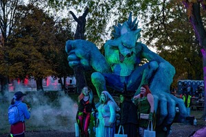 Howlin' at the Moon - 21+ Halloween Bash
