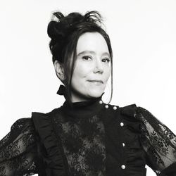 Alex Borstein is Thirsty