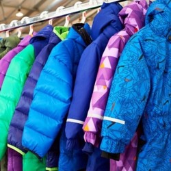 VALENCIA TOWN CENTER HOSTS ONE WARM COAT  ‘SHARE THE WARMTH’ DRIVE