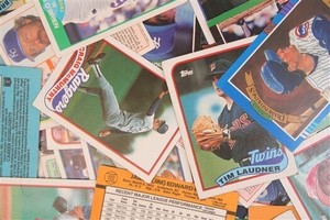 MAPLEWOOD MALL SPORTS CARD & Pokemon Card Show