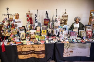 17th Annual Holiday Craft Show, Nov. 1st (9am-2:30pm), Unity Presbyterian Church, Reynoldsburg, OH