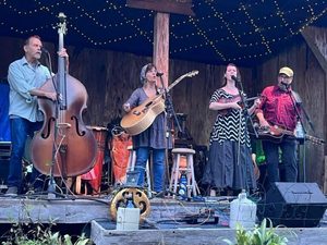 Passerine Performs in Bradenton Oct. 24