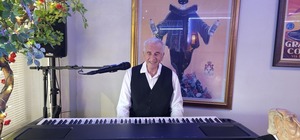 Romantic evenings with Allan Souza