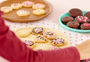 Keep the Cookies, Ya Filthy Animal!: Home Alone Trivia & Cookie Decorating