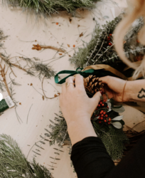 Winter Wreath-Making Workshops (DEC 4-7 2025)