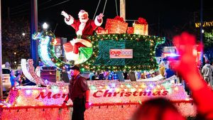 Parade Day and Holiday Parade of Lights
