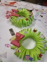 Holiday Paper Wreaths Saturday, 10:00 a.m. November 22nd Ages 5-99+