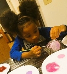 Christmas Bobble Decorating Saturday, 10:00 a.m. December 6th Ages 5-99+