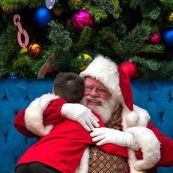 VALENCIA TOWN CENTER OFFERS SENSORY-FRIENDLY VISIT  WITH SANTA