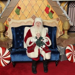 VANCOUVER MALL  PHOTOS WITH SANT