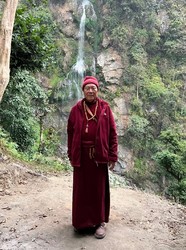 Lama Lodu Rinpoche gives teachings on Calm Abiding and Insight Meditation