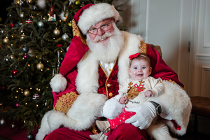 Photos with Santa at The Guesthouse Hotel