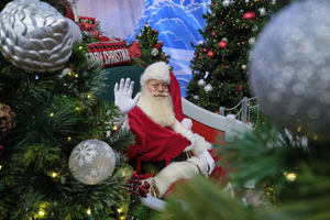 Santa's Arrival & Breakfast at FlatIron Crossing