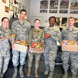 VANCOUVER MALL TREATS FOR TROOPS CANDY DRIVE