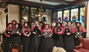 The St. Louis Christmas Carols Association - Caroling in St. Louis