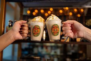 Harry Potter Shop Chicago Holiday Happenings & Hot Butterbeer Bar