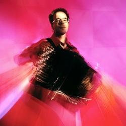 Théo Ould, accordion