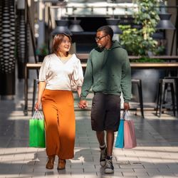 VANCOUVER MALL CELEBRATES SMALL BUSINESS SATURDAY