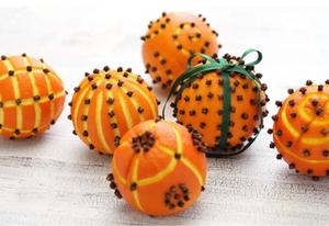 Craft an Old-Fashioned Christmas Ornament at a One-Room Schoolhouse