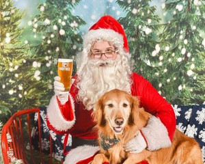 Red Dog's Santa Paws