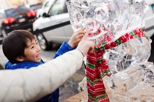 CHAPEL STREET ICE CARVING