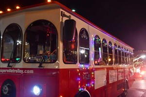 Naperville Holiday Lights Trolley Tours
