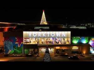 Photos with Santa at Yorktown Center