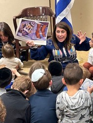 Annual Hanukkah Celebration December 9 at Barnes & Noble Ladue