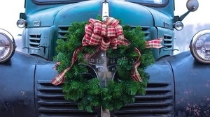 Holiday Cheer Vintage & Antique Sale at Dutch Door Vintage
