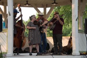 Jammin’ on the Green: BETSE & CLARKE STRING BAND