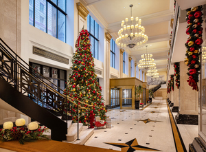 Live Holiday Caroling at the JW Marriott Chicago