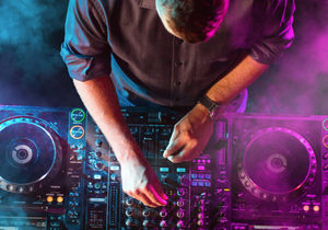 Live Entertainment at The Queen, Performance by Rena’ The Diva and The Diva J’s