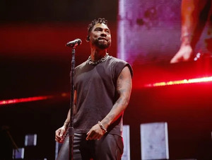 Miguel at Cal Coast Credit Union Air Theatre