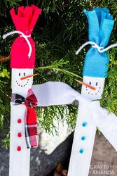 Kingsburg Library Kids Take and Make Craft | Paint Stick Snowman