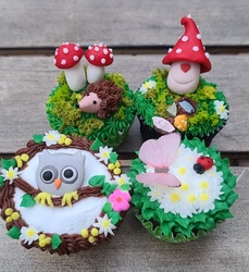 Cupcake Decorating Feb Vacation, Solomon Pond Mall, Marlborough