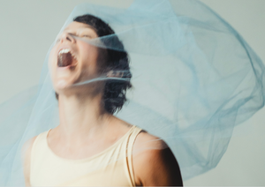 Arone Dyer / Dronechoir