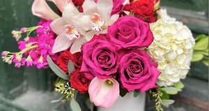 Galentine’s Floral Workshop at Tande Thai