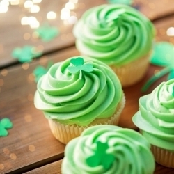 Boozy Cupcakes: St. Patrick’s Style! Food-Fun Class for Ages 21+